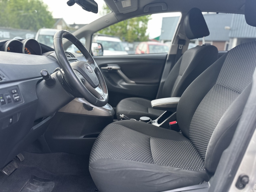 Toyota Verso Toyota Verso 1.8 VVT-i 7-Persoons | Automaat | Cruise & Clima | NAP