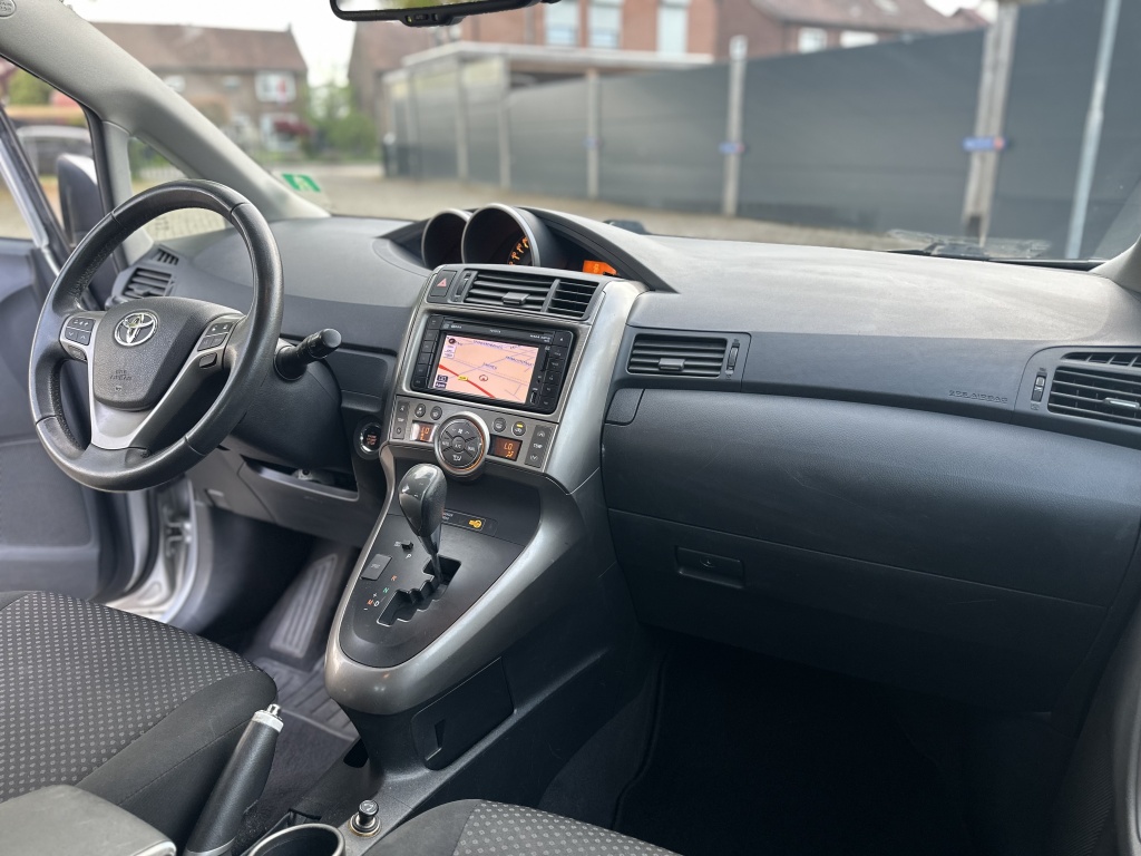 Toyota Verso Toyota Verso 1.8 VVT-i 7-Persoons | Automaat | Cruise & Clima | NAP