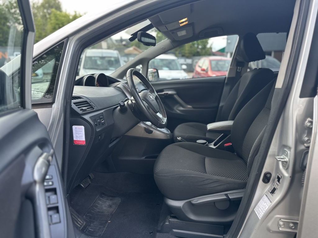 Toyota Verso Toyota Verso 1.8 VVT-i 7-Persoons | Automaat | Cruise & Clima | NAP
