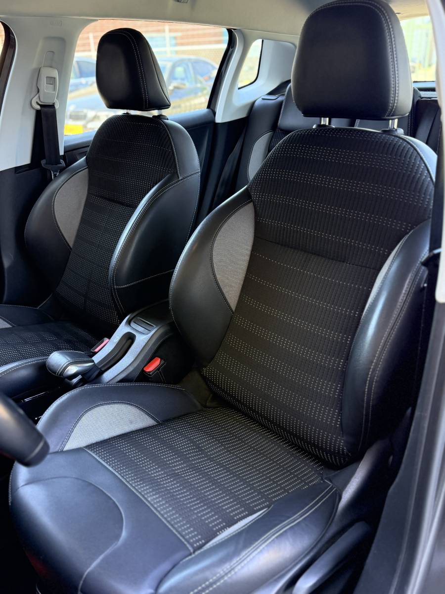 Peugeot 2008 PEUGEOT 2008 1.2 PureTech Allure·Climate·Cruise·Bluetooth·17 inch velgen