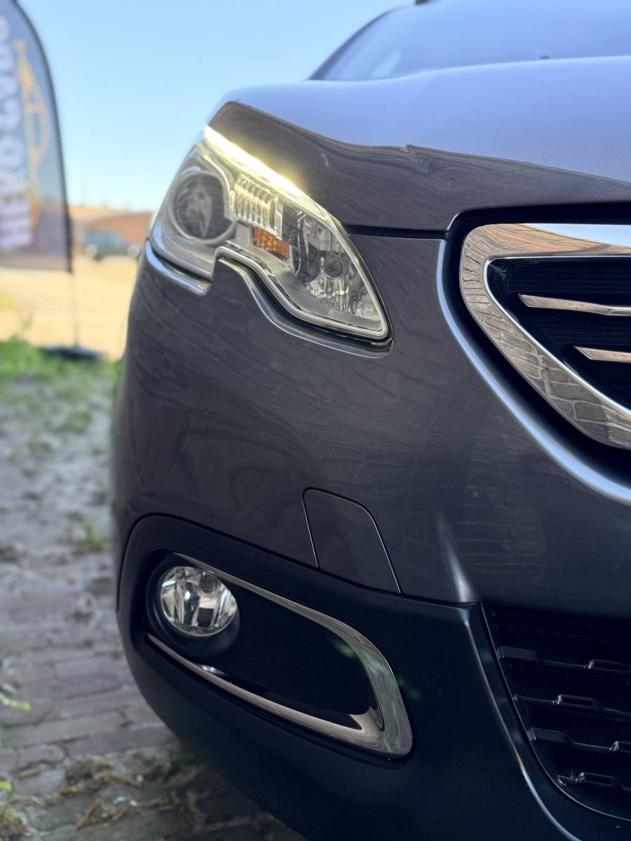 Peugeot 2008 PEUGEOT 2008 1.2 PureTech Allure·Climate·Cruise·Bluetooth·17 inch velgen