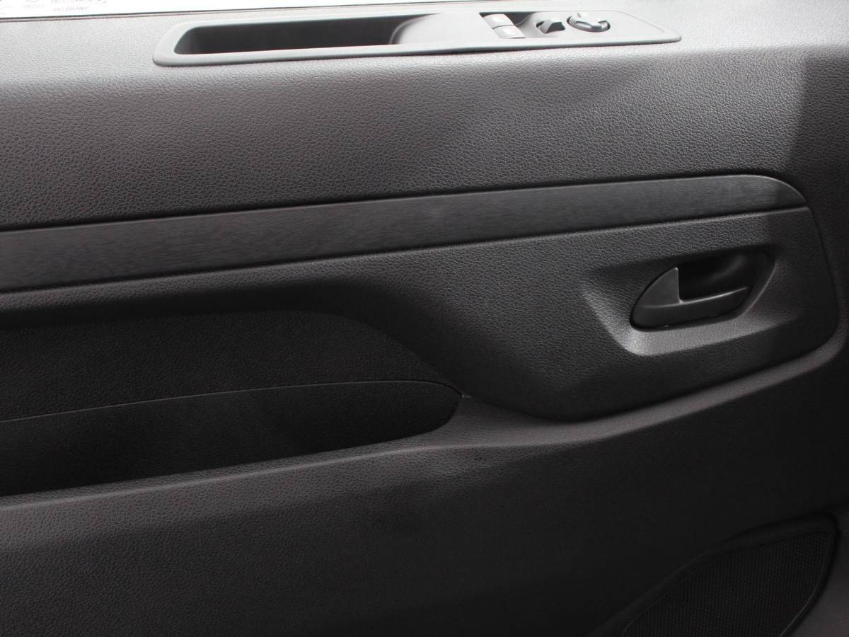 Opel Vivaro Opel Vivaro 2.0 BlueHDi 180 S&S L3 Automaat Apple Carplay /  Android Auto Parkeersensoren V+A Trekhaak Camera Navigatie Cruise Control LED koplampen houten afwerking laadruimte