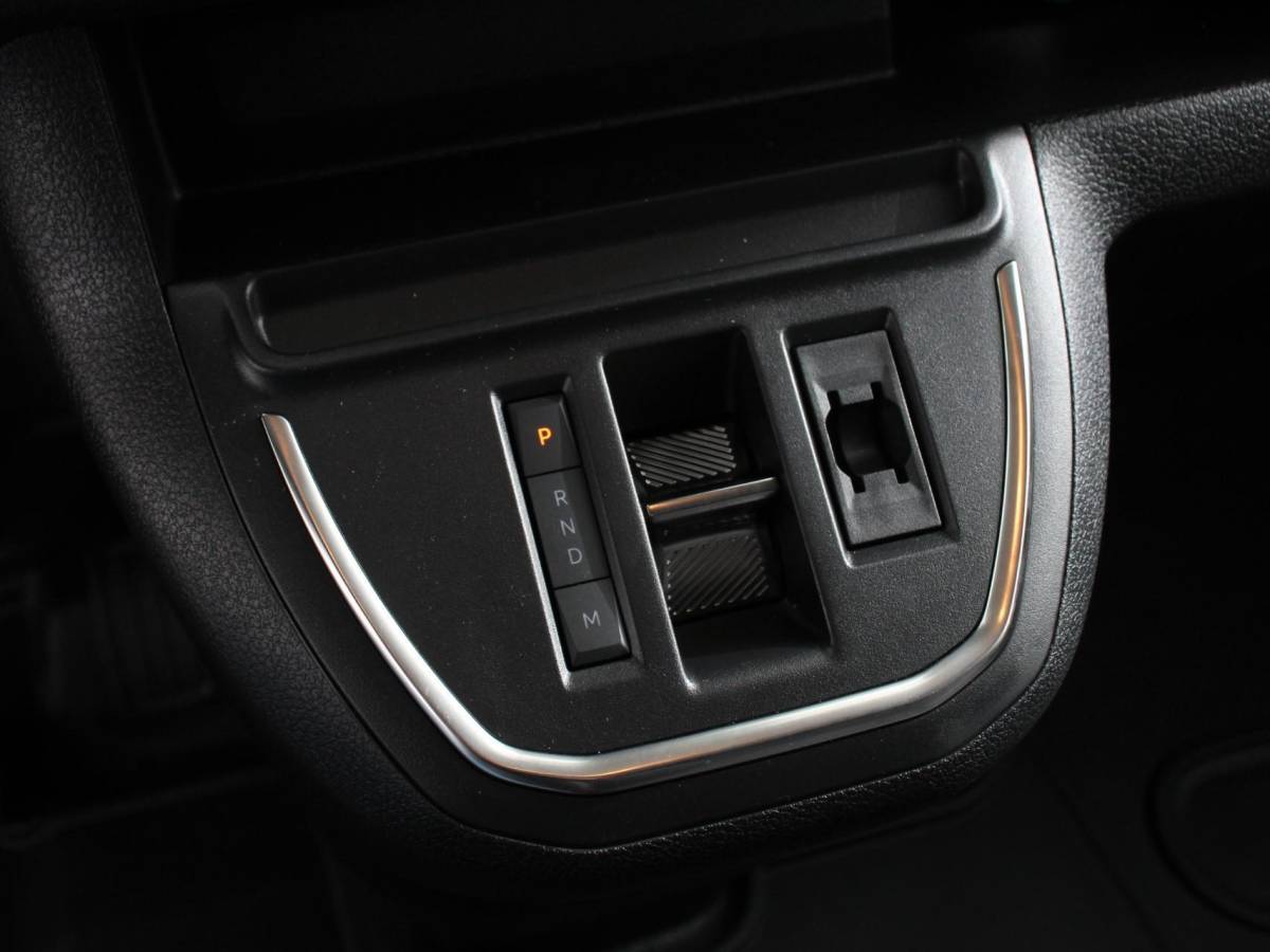 Opel Vivaro Opel Vivaro 2.0 BlueHDi 180 S&S L3 Automaat Apple Carplay /  Android Auto Parkeersensoren V+A Trekhaak Camera Navigatie Cruise Control LED koplampen houten afwerking laadruimte