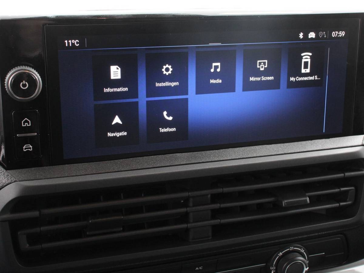 Opel Vivaro Opel Vivaro 2.0 BlueHDi 180 S&S L3 Automaat Apple Carplay /  Android Auto Parkeersensoren V+A Trekhaak Camera Navigatie Cruise Control LED koplampen houten afwerking laadruimte