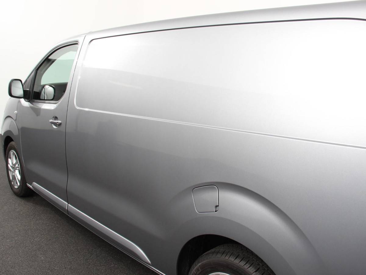 Opel Vivaro Opel Vivaro 2.0 BlueHDi 180 S&S L3 Automaat Apple Carplay /  Android Auto Parkeersensoren V+A Trekhaak Camera Navigatie Cruise Control LED koplampen houten afwerking laadruimte