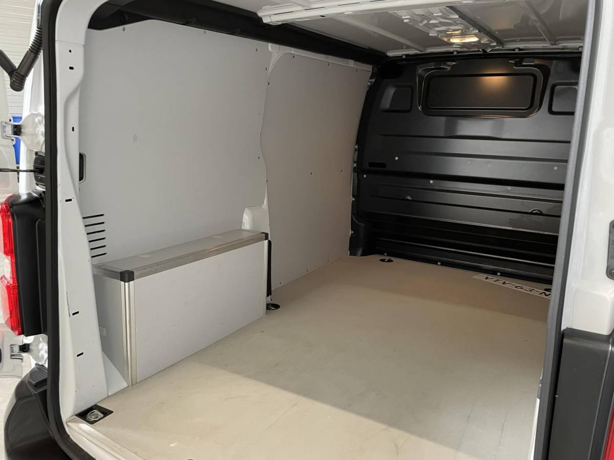 Opel Vivaro Opel Vivaro 145pk Automaat L2H1 Sport Edition Navigatie Trekhaak Cruise control Airco 3-zits Euro6