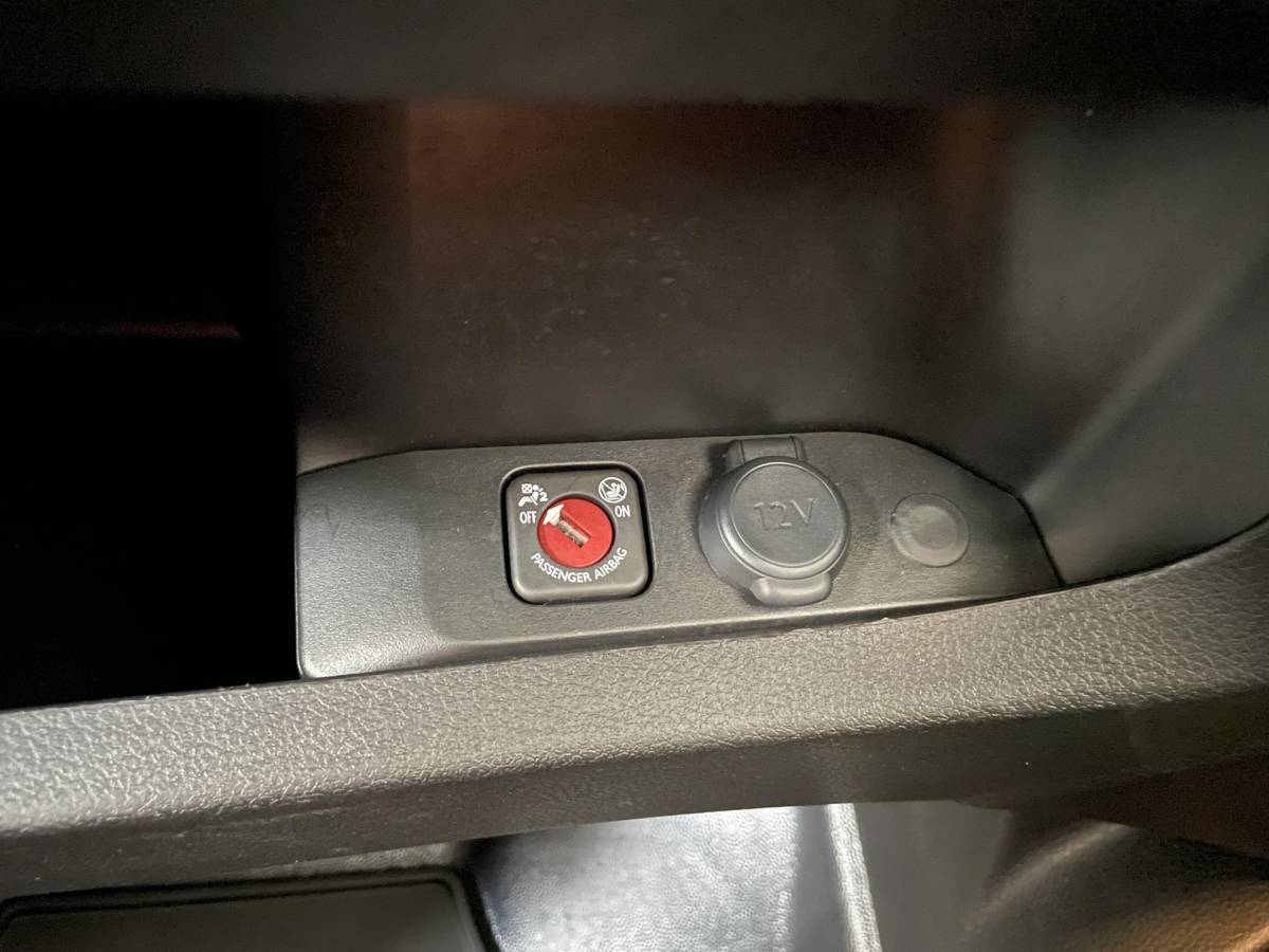 Opel Vivaro Opel Vivaro 145pk Automaat L2H1 Sport Edition Navigatie Trekhaak Cruise control Airco 3-zits Euro6