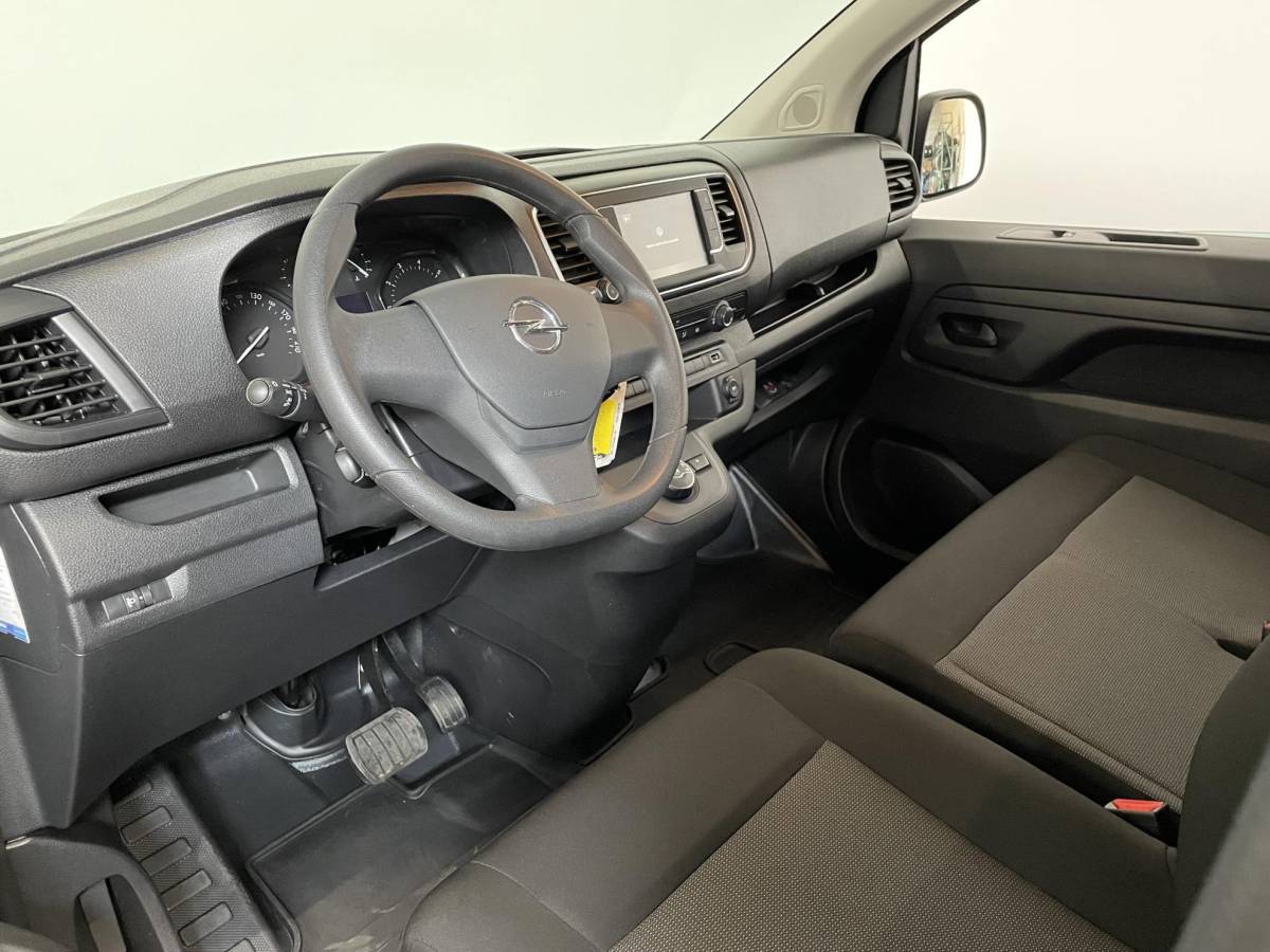Opel Vivaro Opel Vivaro 145pk Automaat L2H1 Sport Edition Navigatie Trekhaak Cruise control Airco 3-zits Euro6