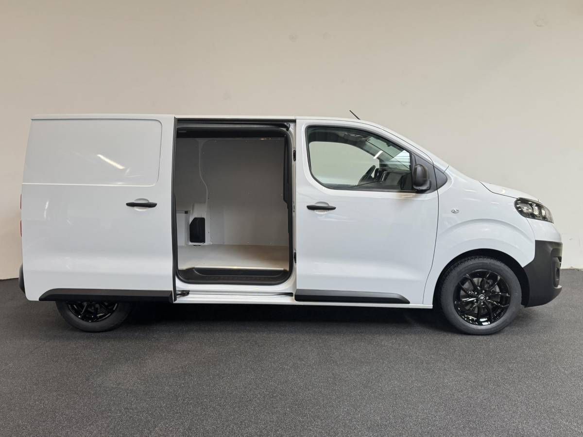 Opel Vivaro Opel Vivaro 145pk Automaat L2H1 Sport Edition Navigatie Trekhaak Cruise control Airco 3-zits Euro6