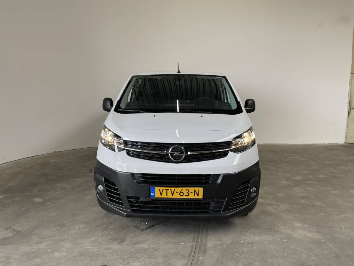 Opel Vivaro Opel Vivaro 145pk Automaat L2H1 Sport Edition Navigatie Trekhaak Cruise control Airco 3-zits Euro6