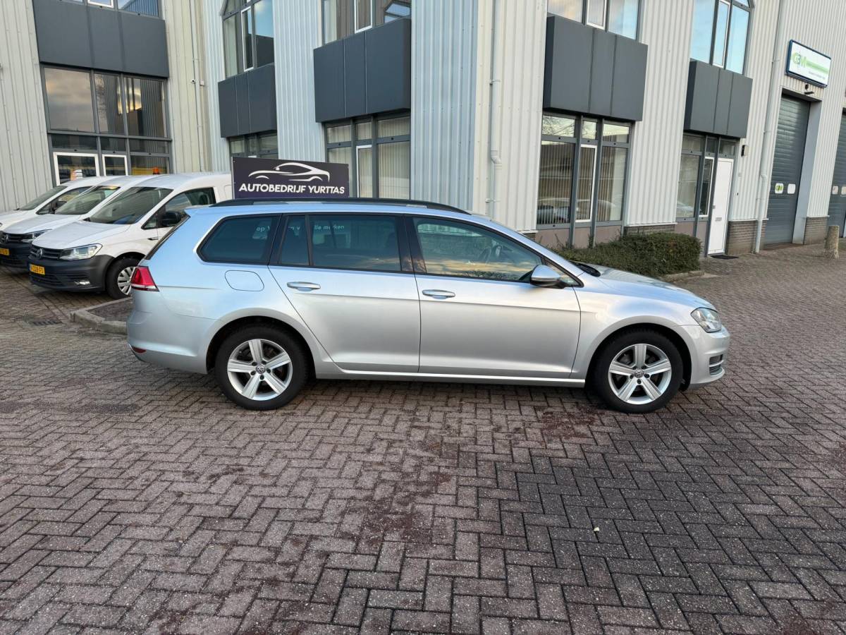 Volkswagen Golf Volkswagen Golf Variant 1.2 TSI Highline AUTOMAAT