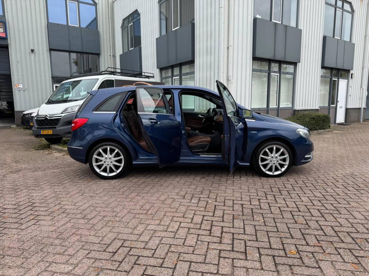 Mercedes-Benz B-Klasse Mercedes-Benz B-klasse 180 Ambition AUTOMAAT!!