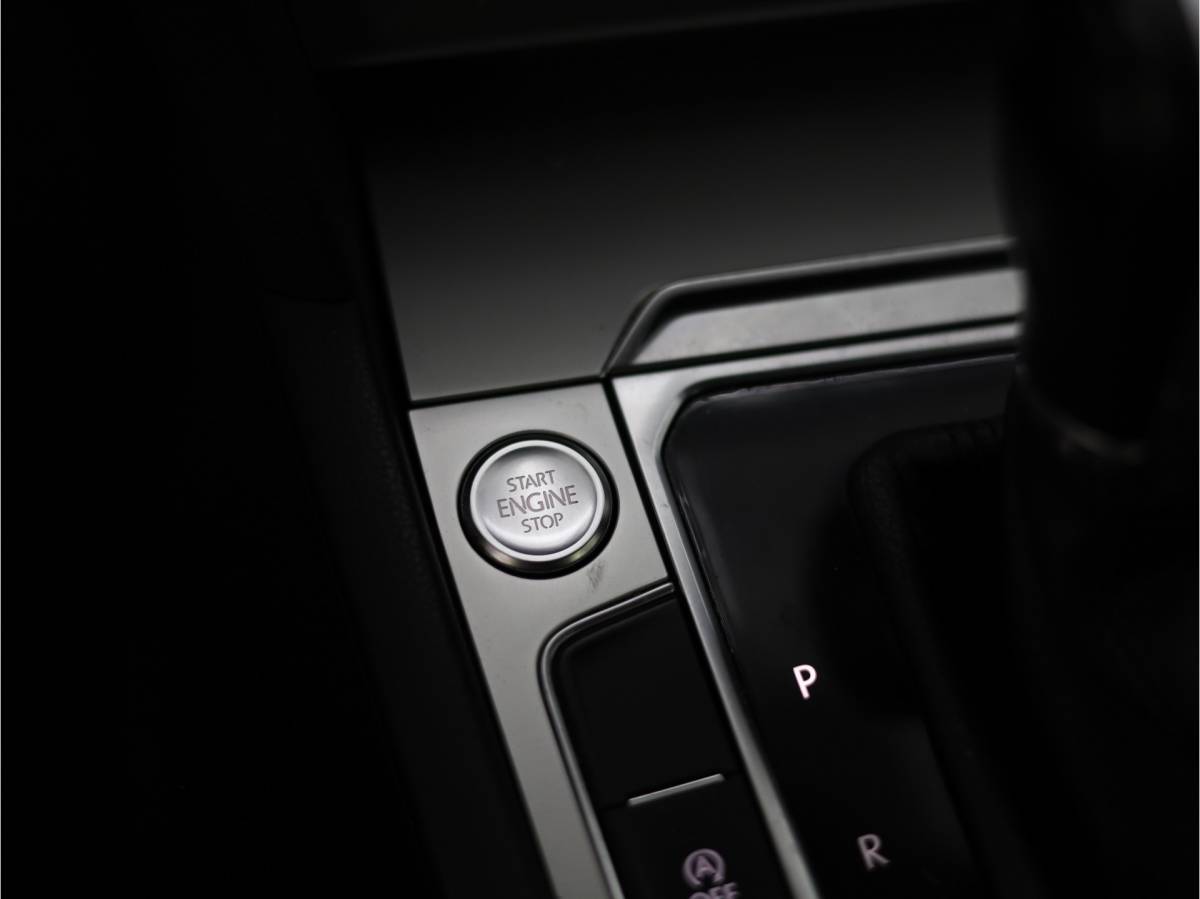 Volkswagen Passat Volkswagen Passat Variant 1.6 TDI Comfortline | elektrische trekhaak | Navigatie | Achteruitrijcamera | Adaptive cruise control |