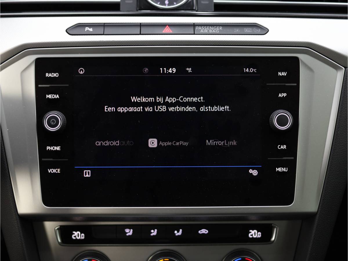 Volkswagen Passat Volkswagen Passat Variant 1.6 TDI Comfortline | elektrische trekhaak | Navigatie | Achteruitrijcamera | Adaptive cruise control |