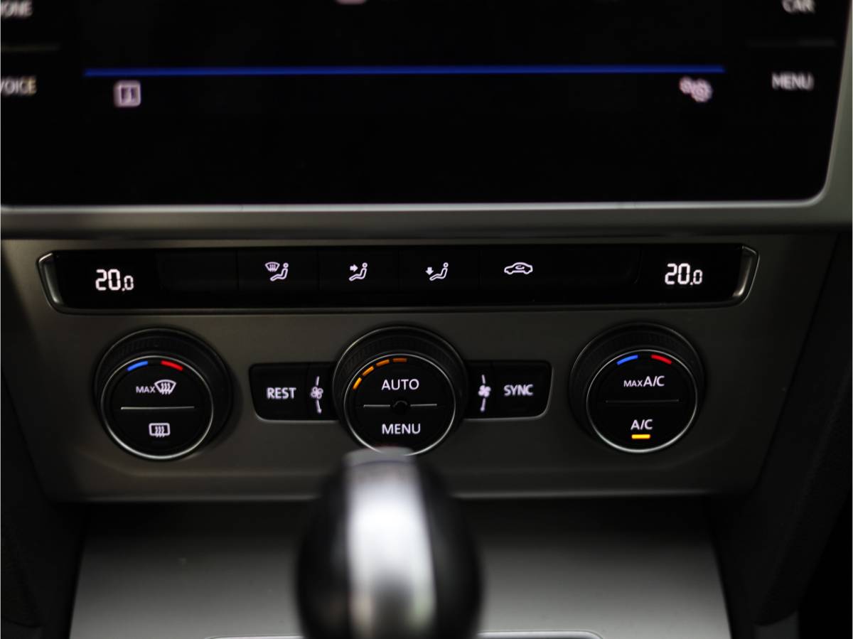 Volkswagen Passat Volkswagen Passat Variant 1.6 TDI Comfortline | elektrische trekhaak | Navigatie | Achteruitrijcamera | Adaptive cruise control |