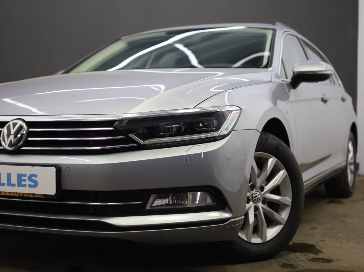 Volkswagen Passat Volkswagen Passat Variant 1.6 TDI Comfortline | elektrische trekhaak | Navigatie | Achteruitrijcamera | Adaptive cruise control |