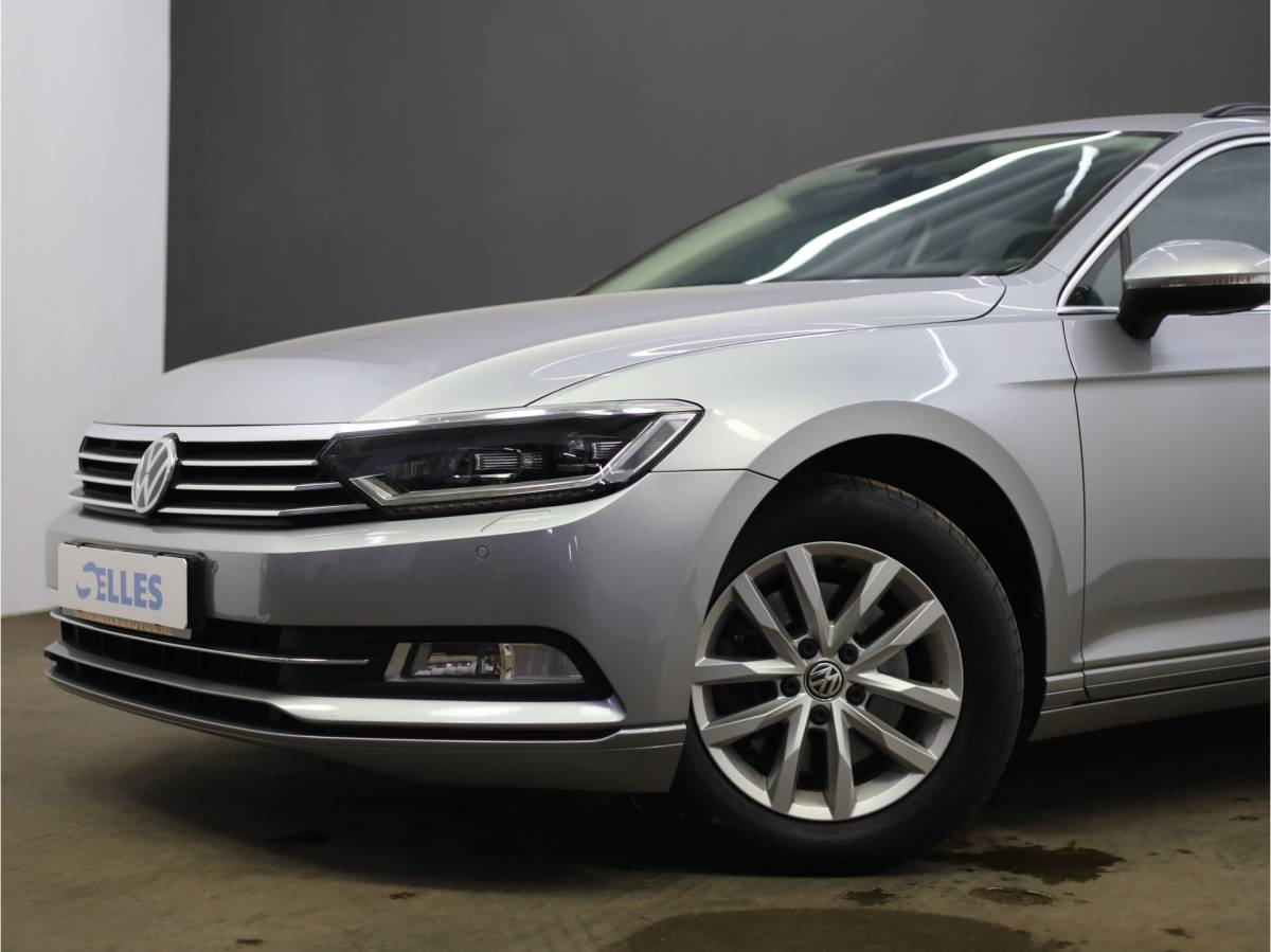 Volkswagen Passat Volkswagen Passat Variant 1.6 TDI Comfortline | elektrische trekhaak | Navigatie | Achteruitrijcamera | Adaptive cruise control |