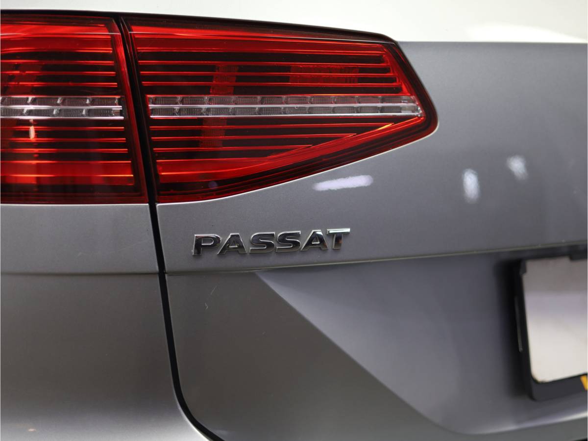 Volkswagen Passat Volkswagen Passat Variant 1.6 TDI Comfortline | elektrische trekhaak | Navigatie | Achteruitrijcamera | Adaptive cruise control |