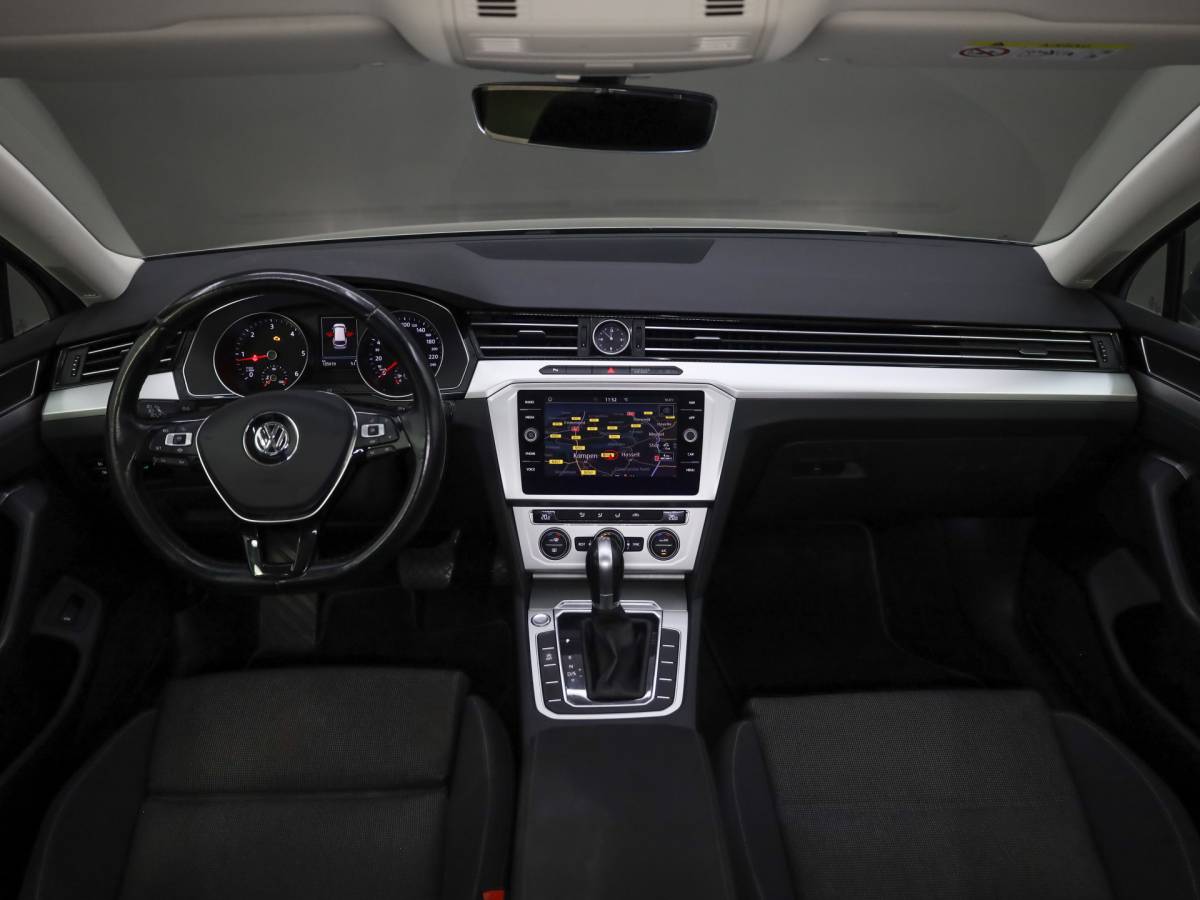 Volkswagen Passat Volkswagen Passat Variant 1.6 TDI Comfortline | elektrische trekhaak | Navigatie | Achteruitrijcamera | Adaptive cruise control |
