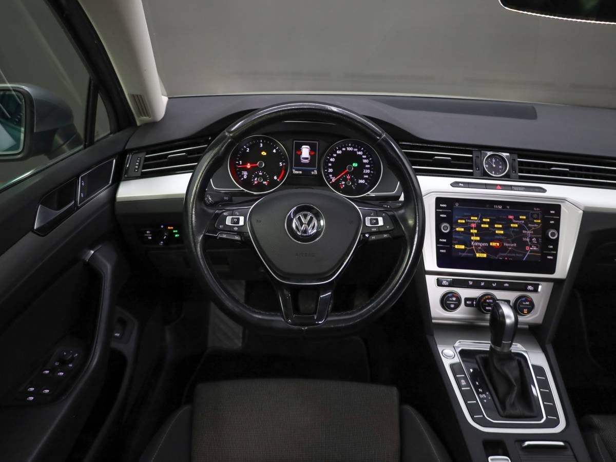 Volkswagen Passat Volkswagen Passat Variant 1.6 TDI Comfortline | elektrische trekhaak | Navigatie | Achteruitrijcamera | Adaptive cruise control |
