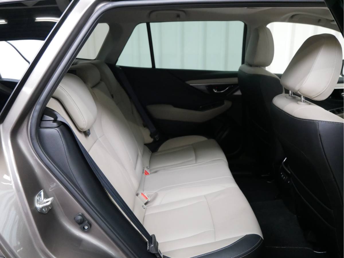 Subaru Outback Subaru Outback 2.5i Premium met Afn Trekhaak + Eye-Sight / Navigatie / Apple Carplay en android auto