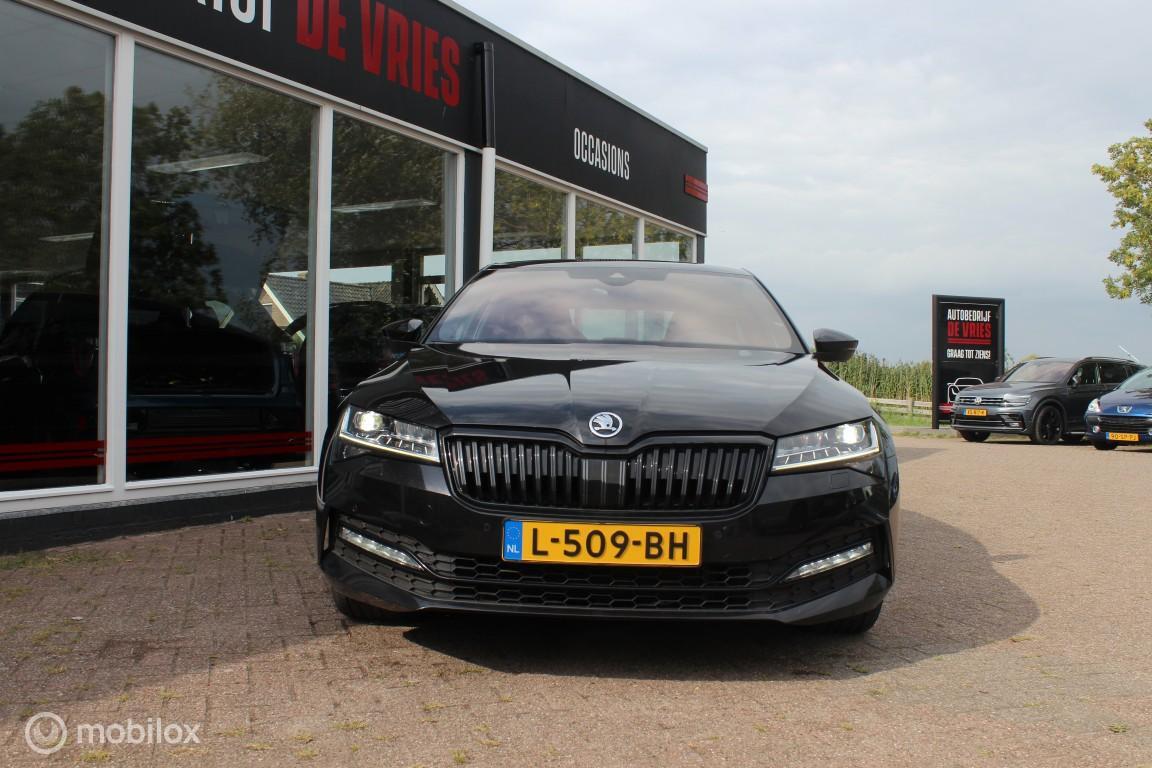 Škoda Superb Skoda Superb 1.5 TSI ACT Sportline Full Options ACC/Virtual-CP