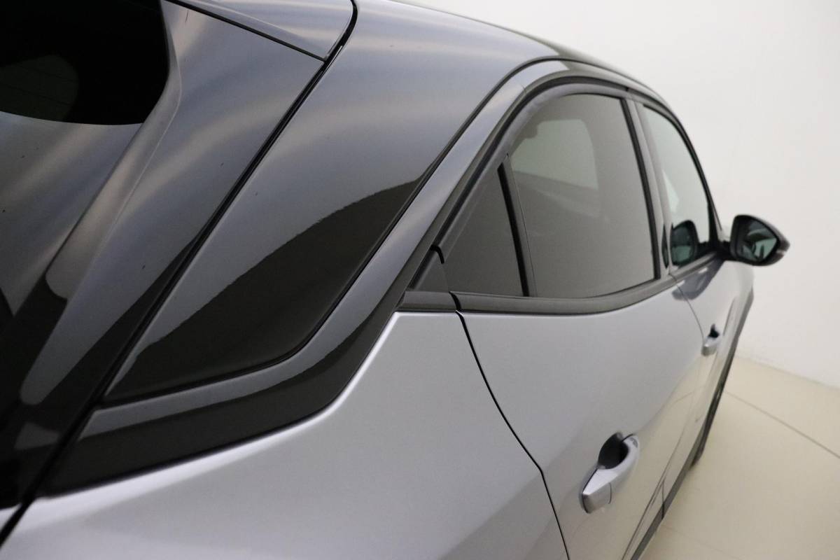 Opel Mokka Opel Mokka 1.2 Turbo GS 130 PK Automaat | Navigatie | Camera | Climate control | DAB Radio | Zwart dak | Getint glas | Lichtmetalen velgen Black
