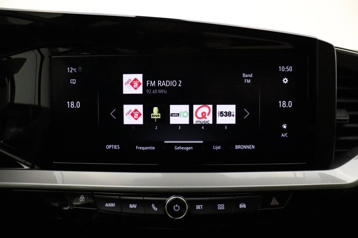 Opel Mokka Opel Mokka 1.2 Turbo GS 130 PK Automaat | Navigatie | Camera | Climate control | DAB Radio | Zwart dak | Getint glas | Lichtmetalen velgen Black
