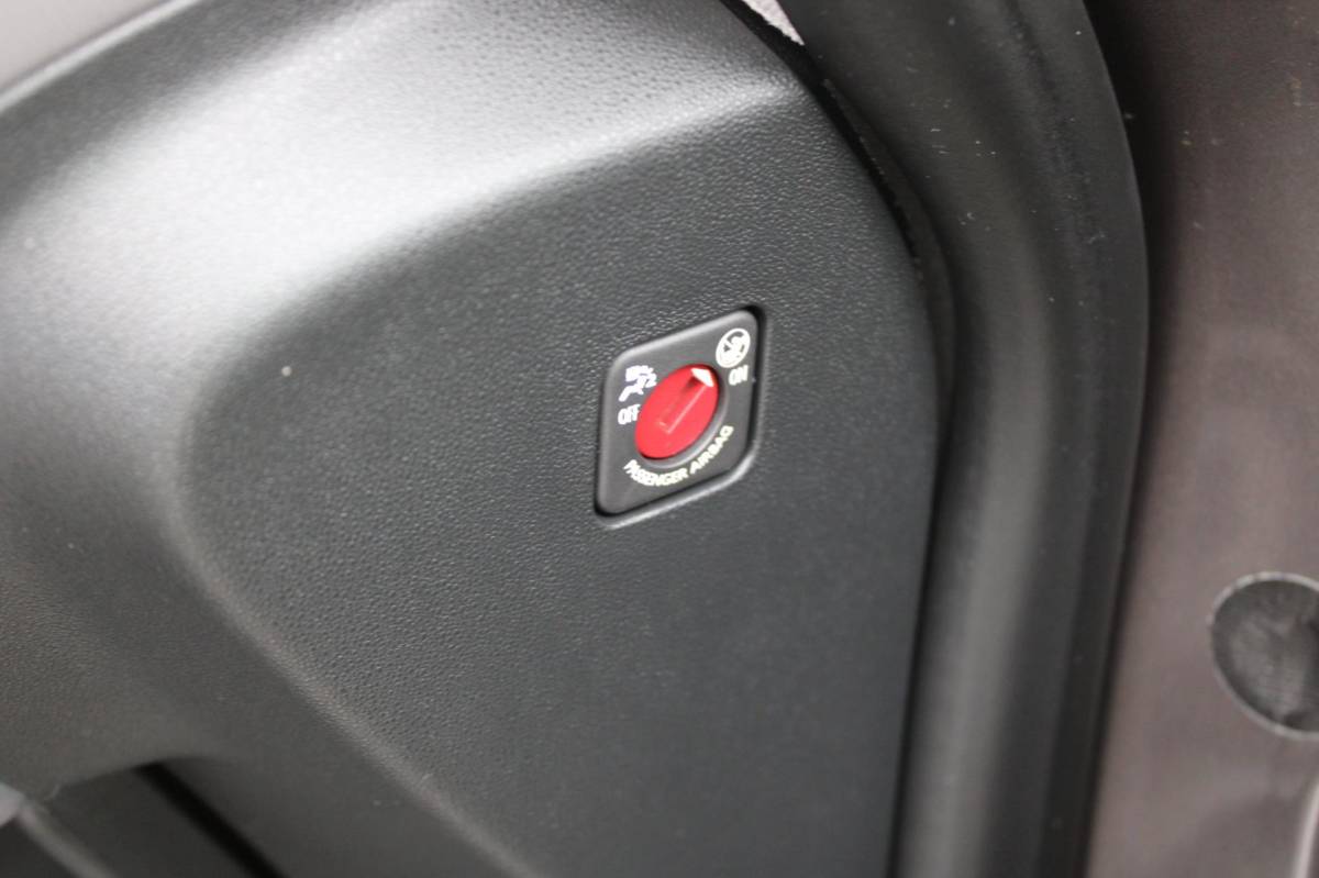Citroën Grand C4 Picasso Citroen Grand C4 Picasso 1.2 PureTech BUSINESS-uitv 7-PERSOONS/CLIMA AIRCO/LM-VELG/NAVIGATIE/ISOFIX/CRUISECONTROL/TREKHAAK/USB+AUX