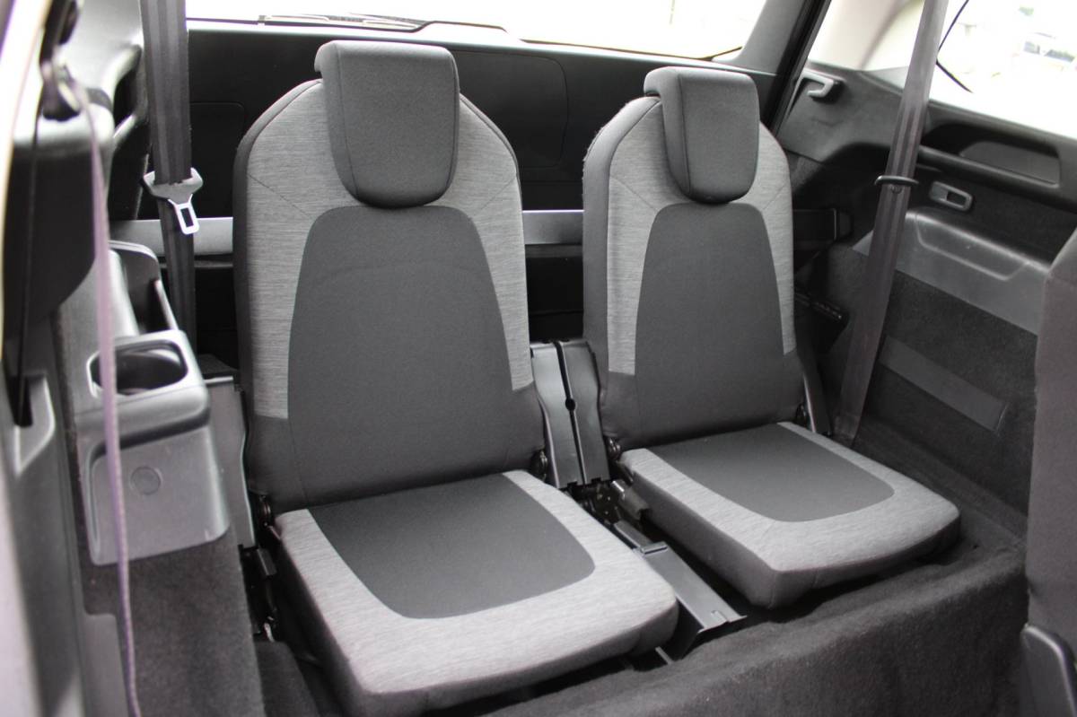 Citroën Grand C4 Picasso Citroen Grand C4 Picasso 1.2 PureTech BUSINESS-uitv 7-PERSOONS/CLIMA AIRCO/LM-VELG/NAVIGATIE/ISOFIX/CRUISECONTROL/TREKHAAK/USB+AUX