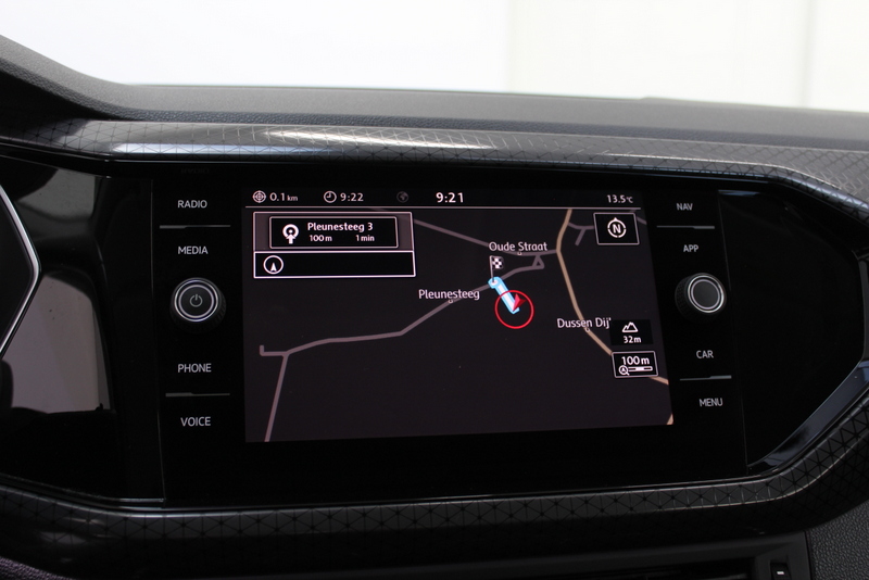 Volkswagen T-Cross Volkswagen T-Cross 1.0 TSI R-LINE 116PK, RIJKLAAR!! CAMERA | NAVI | CARPLAY | CRUISE