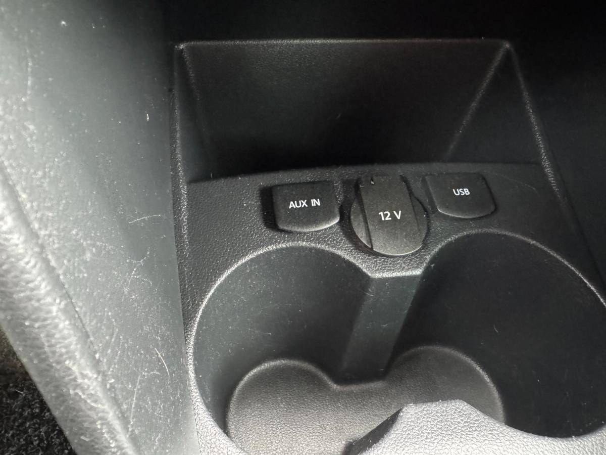 Volkswagen Polo Volkswagen Polo 1.2 TSI Comfortline Business R CARPLAY!!