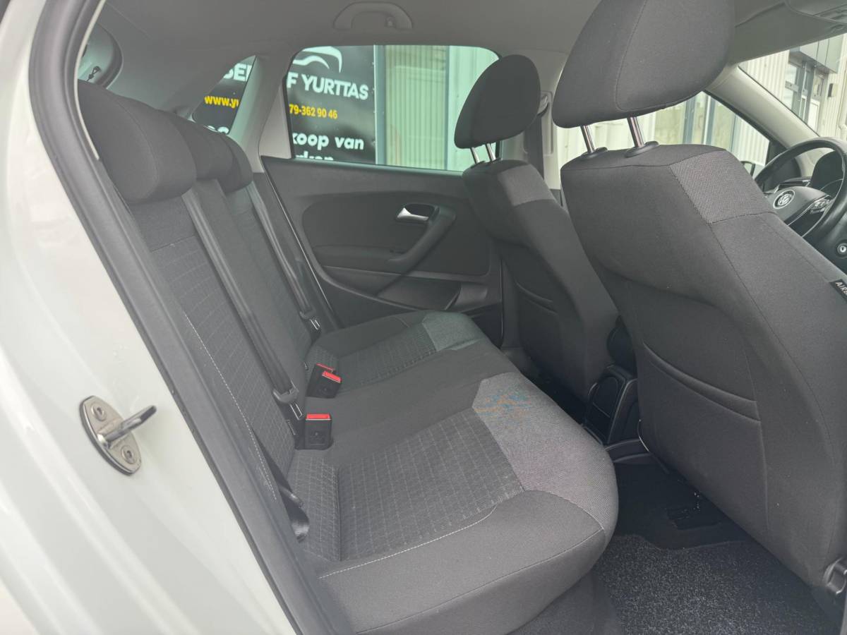 Volkswagen Polo Volkswagen Polo 1.2 TSI Comfortline Business R CARPLAY!!