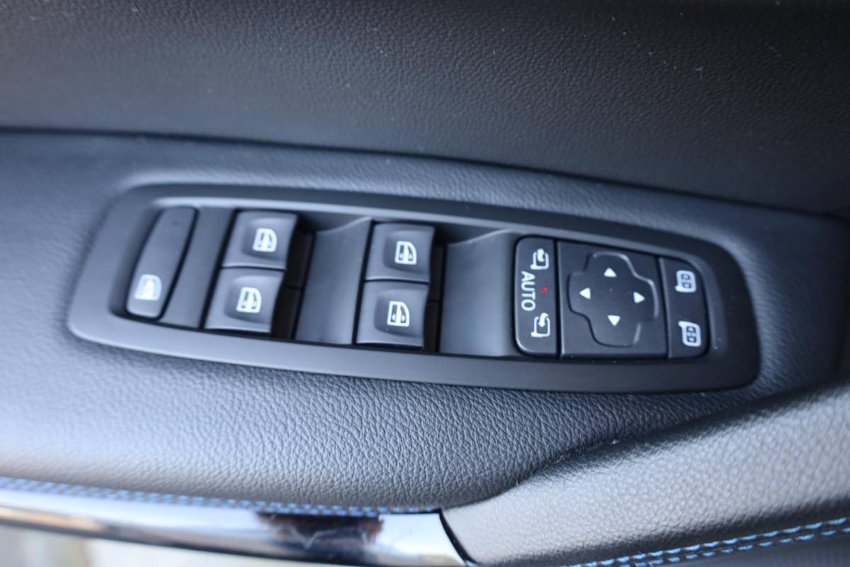 Renault Kadjar Renault Kadjar 1.3 TCe CAMERA DAB HALFLEER CARPLAY CRUISE NAVI CLIMA 2xPDC 17″LMV 2xKEYLESS ENZ.