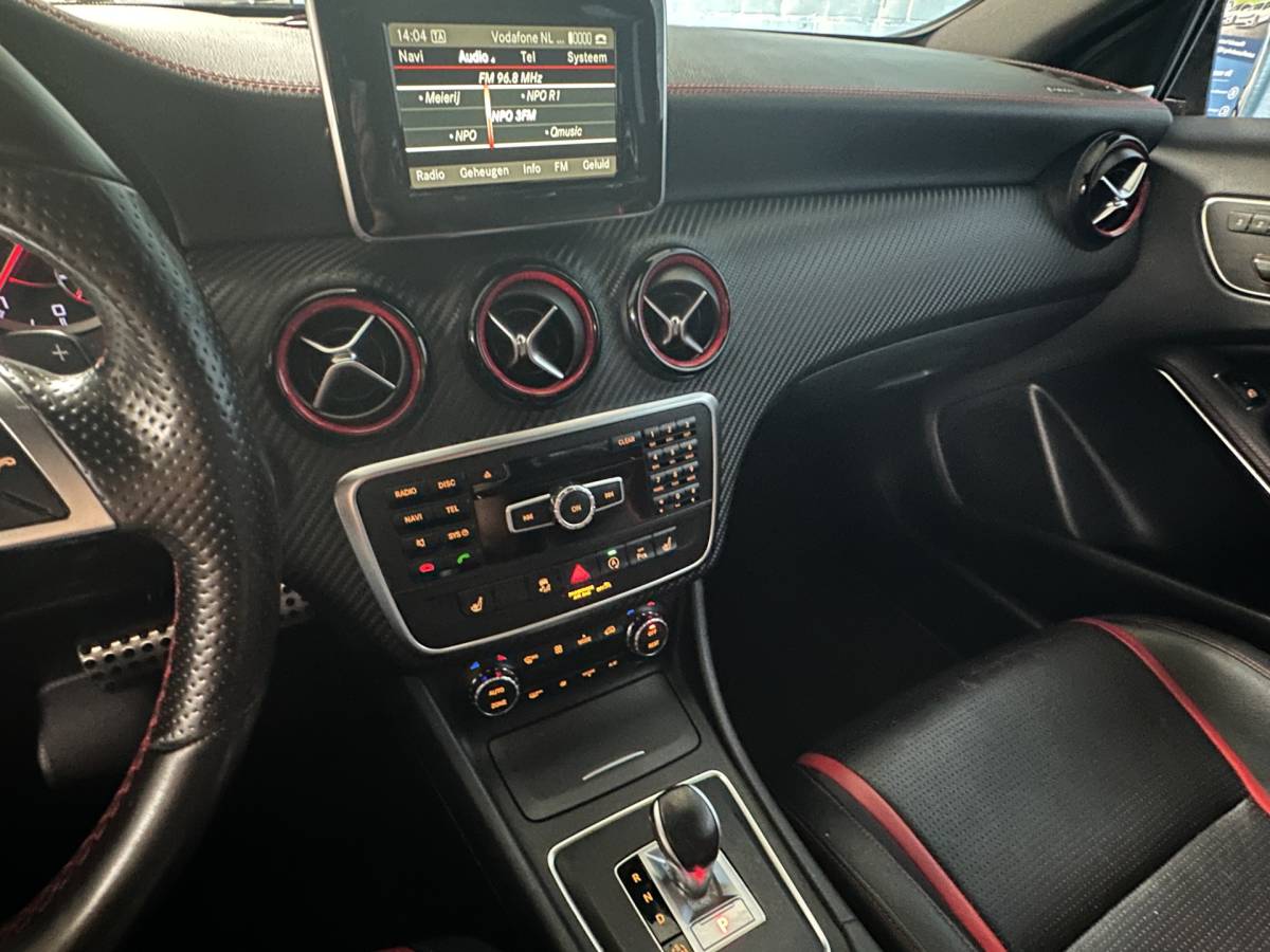 Mercedes-Benz A-Klasse Mercedes-Benz A-klasse AMG 45 4MATIC AMG SPORT / LEER / LMV /470pk Auto rijd goed