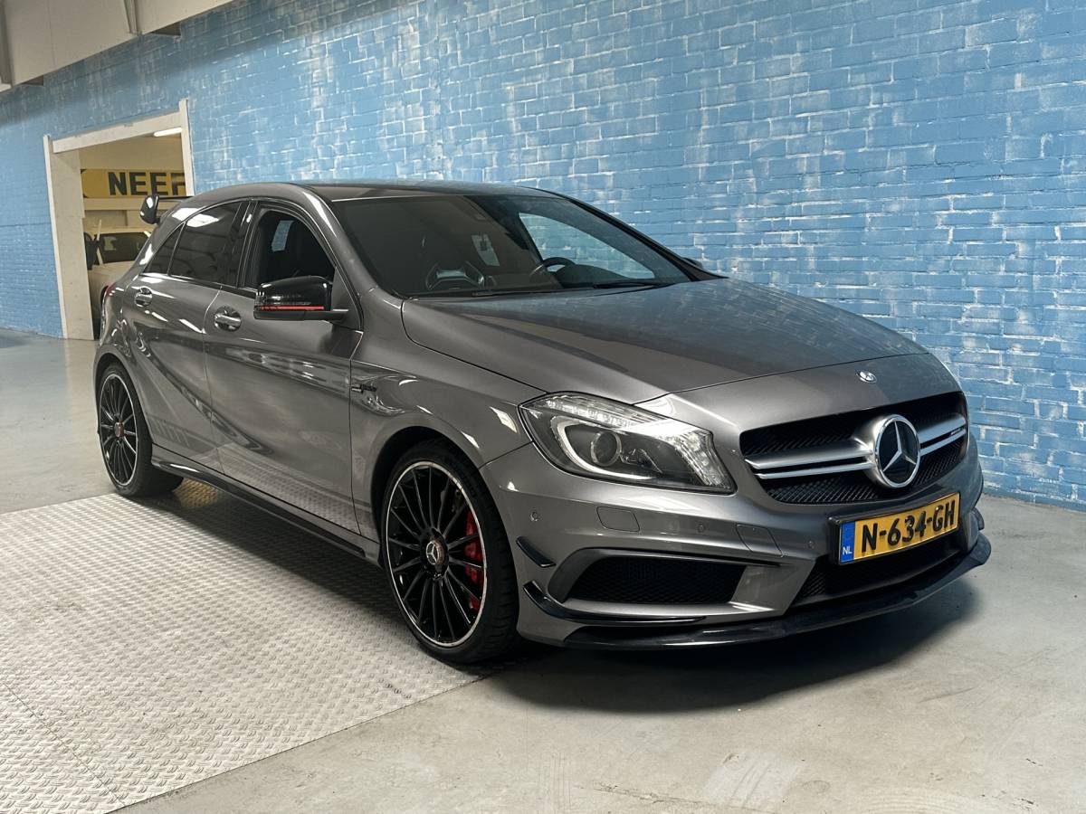Mercedes-Benz A-Klasse Mercedes-Benz A-klasse AMG 45 4MATIC AMG SPORT / LEER / LMV /470pk Auto rijd goed