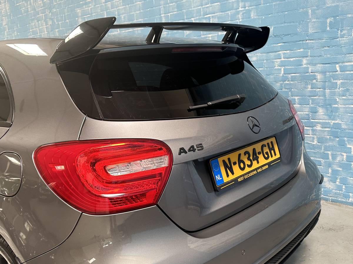 Mercedes-Benz A-Klasse Mercedes-Benz A-klasse AMG 45 4MATIC AMG SPORT / LEER / LMV /470pk Auto rijd goed