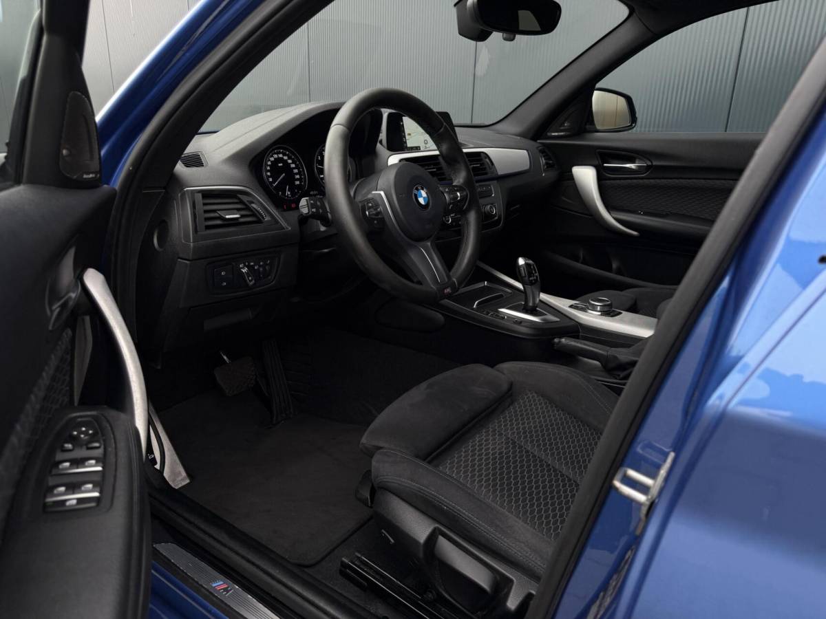 BMW 1 Serie BMW 1-serie 118I M Sport Shadow Executive Harman/Kardon – Alcantara – LED