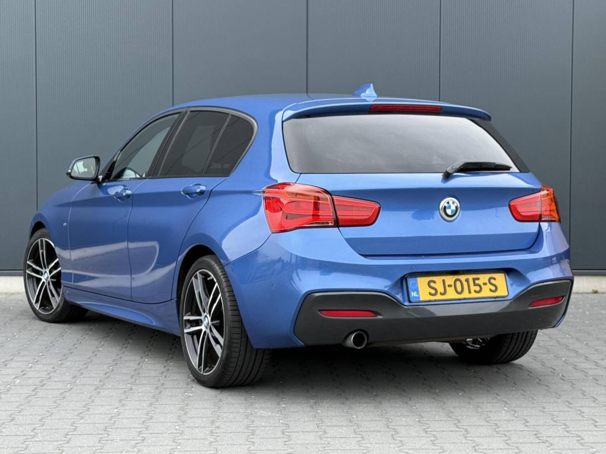BMW 1 Serie BMW 1-serie 118I M Sport Shadow Executive Harman/Kardon – Alcantara – LED