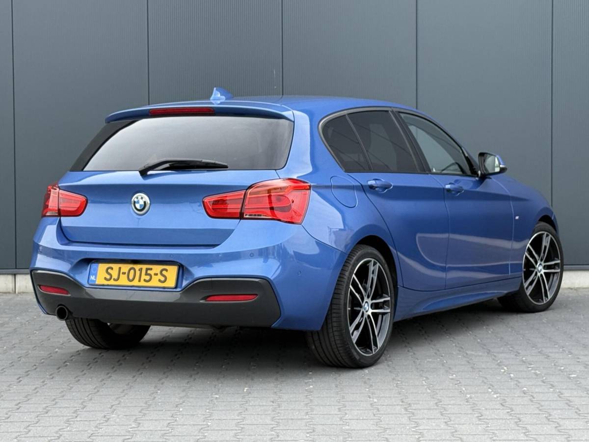 BMW 1 Serie BMW 1-serie 118I M Sport Shadow Executive Harman/Kardon – Alcantara – LED