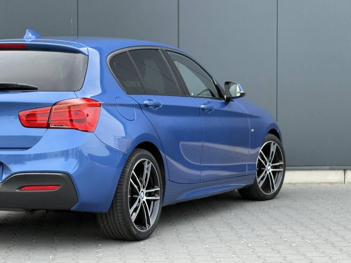 BMW 1 Serie BMW 1-serie 118I M Sport Shadow Executive Harman/Kardon – Alcantara – LED