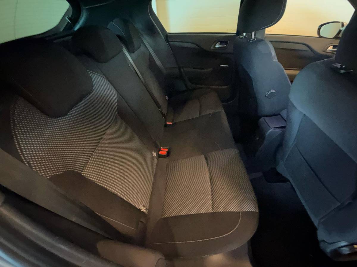 DS DS 4 DS 4 1.2 PureTech CHIC/APPLE CARPLAY/CLIMA AIRCO/NAVIGATIE/LM-VELG/ISOFIX/TREKHAAK/nwe D-riem/nwe APK+O.H.beurt/ZEER NETTE STAAT