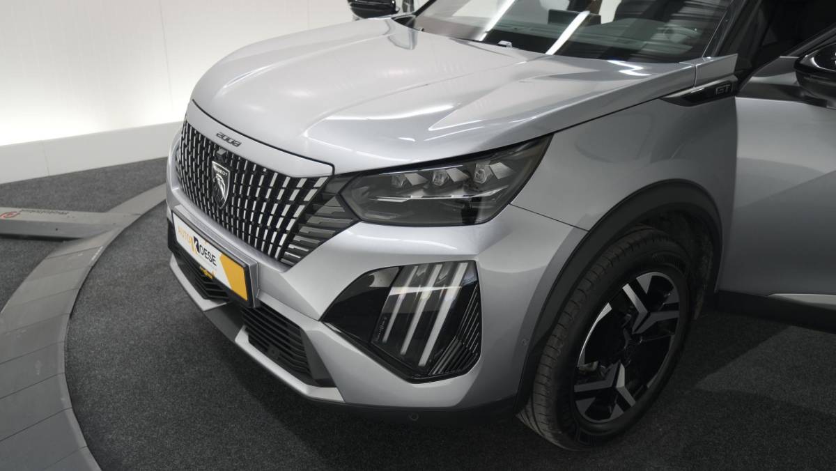 Peugeot 2008 Peugeot 2008 PureTech 130 EAT8 GT | 360 Camera | Adaptieve Cruise Control | Dodehoekdetectie | Apple Carplay
