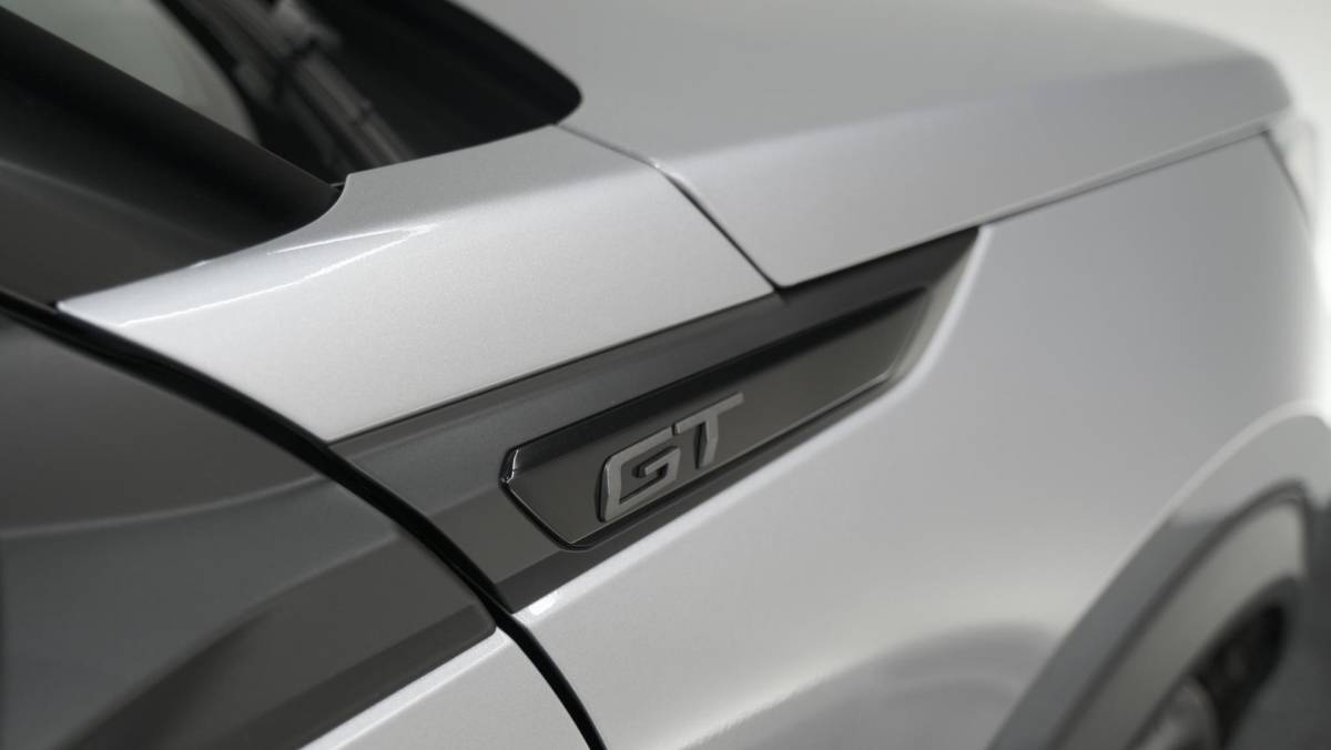 Peugeot 2008 Peugeot 2008 PureTech 130 EAT8 GT | 360 Camera | Adaptieve Cruise Control | Dodehoekdetectie | Apple Carplay