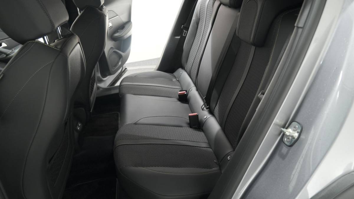 Peugeot 2008 Peugeot 2008 PureTech 130 EAT8 GT | 360 Camera | Adaptieve Cruise Control | Dodehoekdetectie | Apple Carplay