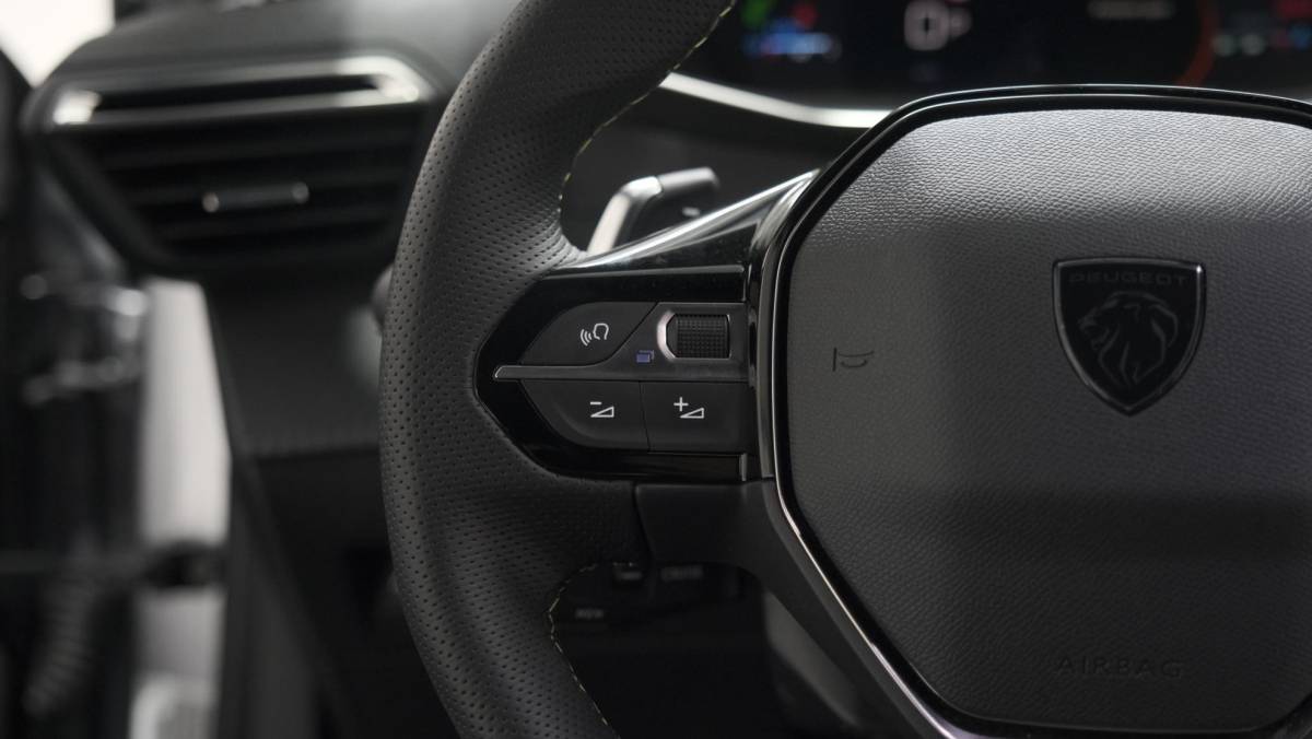 Peugeot 2008 Peugeot 2008 PureTech 130 EAT8 GT | 360 Camera | Adaptieve Cruise Control | Dodehoekdetectie | Apple Carplay