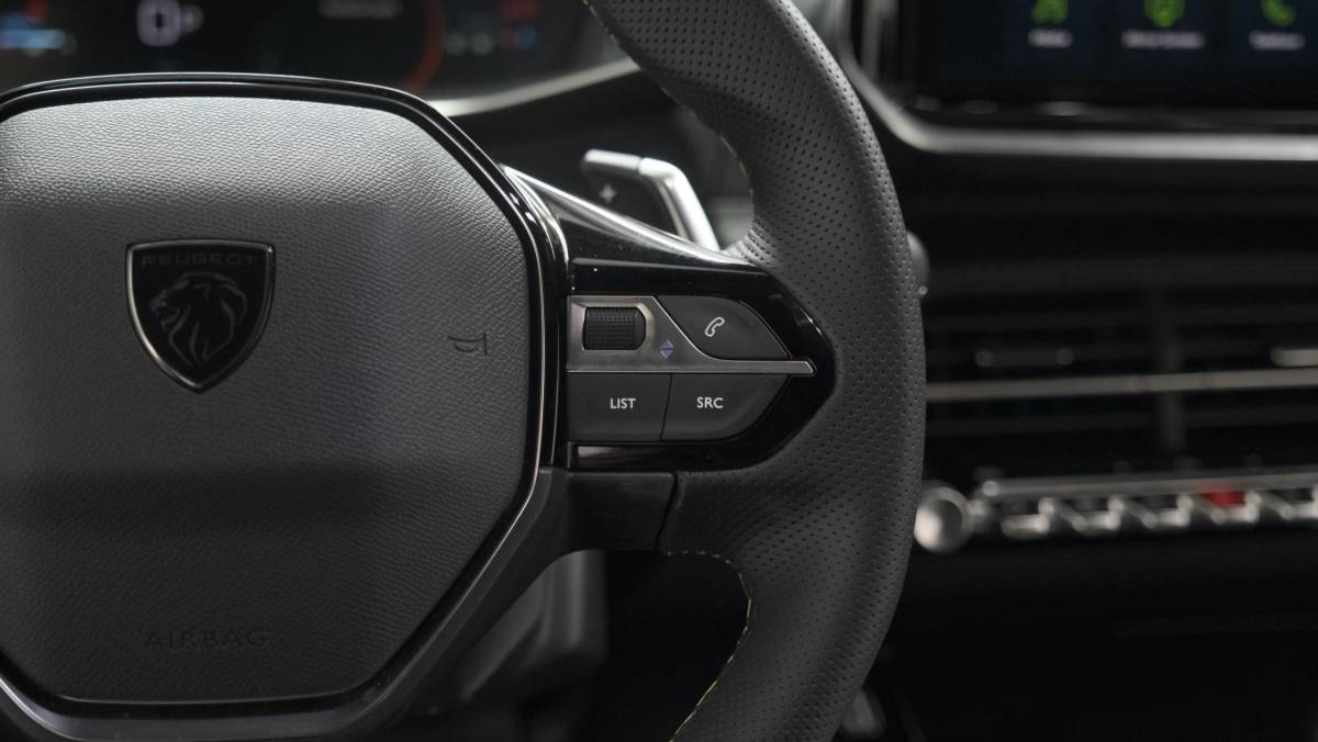 Peugeot 2008 Peugeot 2008 PureTech 130 EAT8 GT | 360 Camera | Adaptieve Cruise Control | Dodehoekdetectie | Apple Carplay