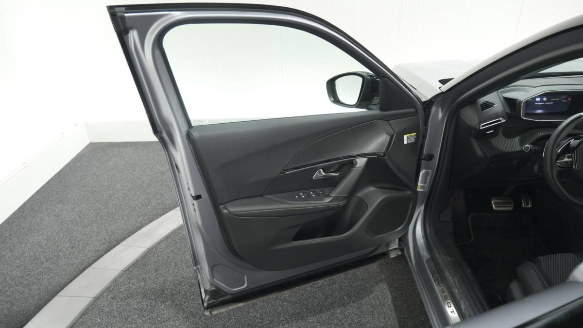 Peugeot 2008 Peugeot 2008 PureTech 130 EAT8 GT | 360 Camera | Adaptieve Cruise Control | Dodehoekdetectie | Apple Carplay