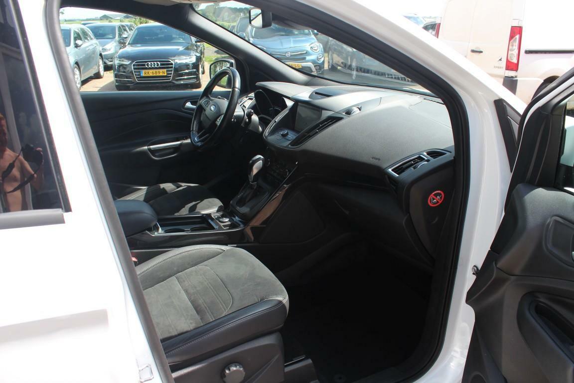 Ford Kuga Ford Kuga 1.5 EcoBoost ST Line 4WD Xenon/Leder/Carplay/Trekhaak