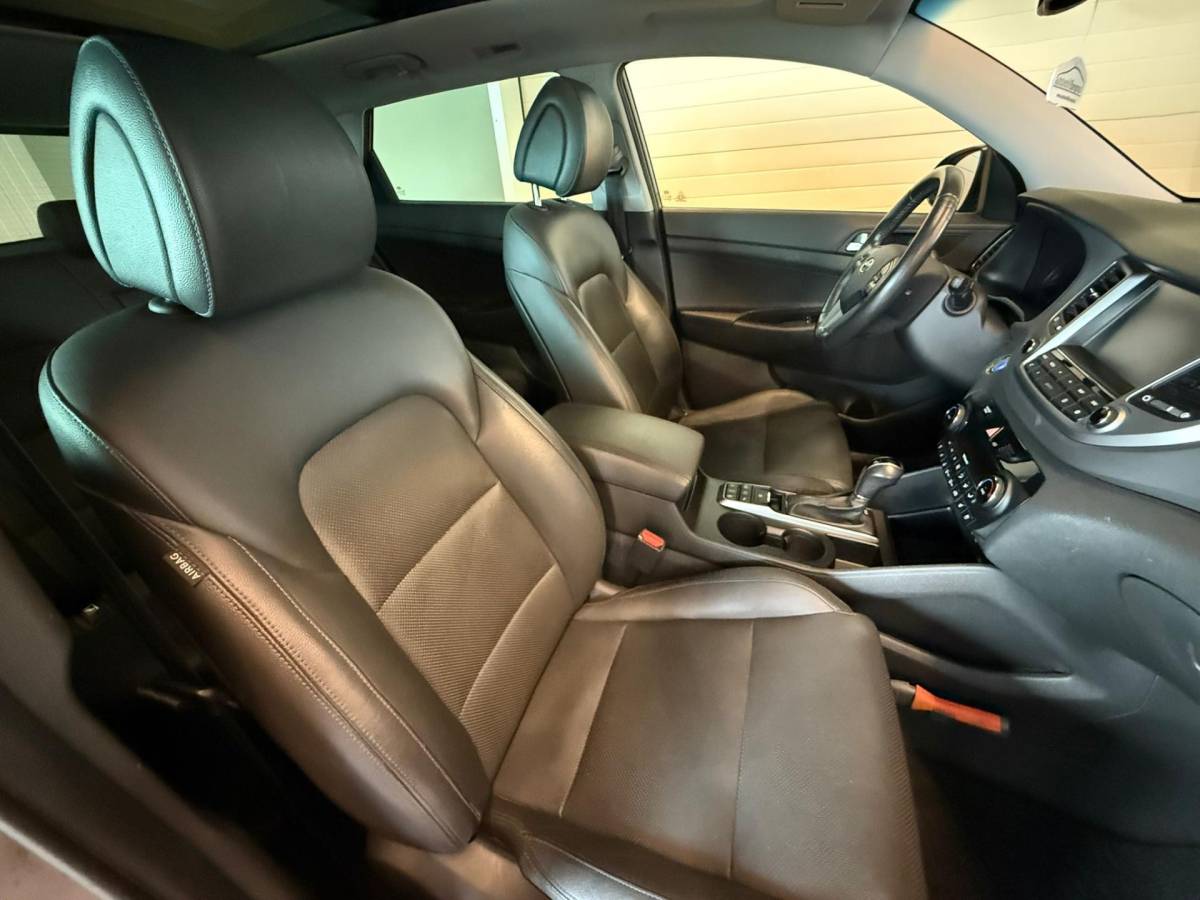 Hyundai Tucson Hyundai Tucson 1.6 T-GDi 4WD AUTOMAAT PREMIUM-uitv/CLIMA AIRCO/PANORAMADAK/CRUISECONTROL/LEDEREN BEKLEDING/TREKHAAK/XENON/NAVI/NAP